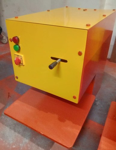 Hydraulic Chappal Making Machine