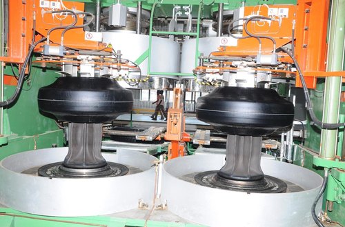 Tire Curing Press Center Mechanism