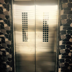 S S Door