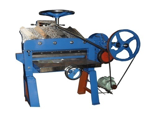 Paper cutting machine