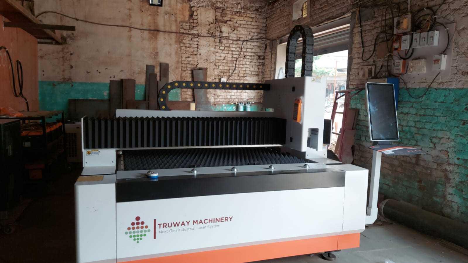 Fiber Metal Laser Cutting Machine