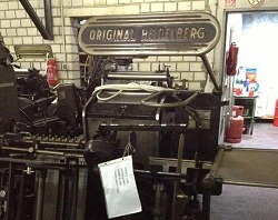 PACKAGING MACHINE