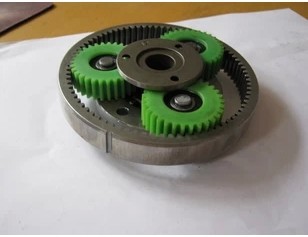 Centre gear motor